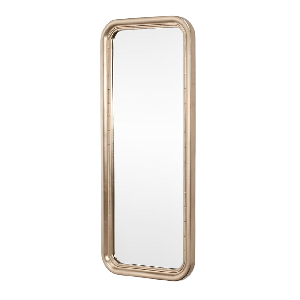 Sierlijke, rechthoekige wandspiegel met een gouden frame.